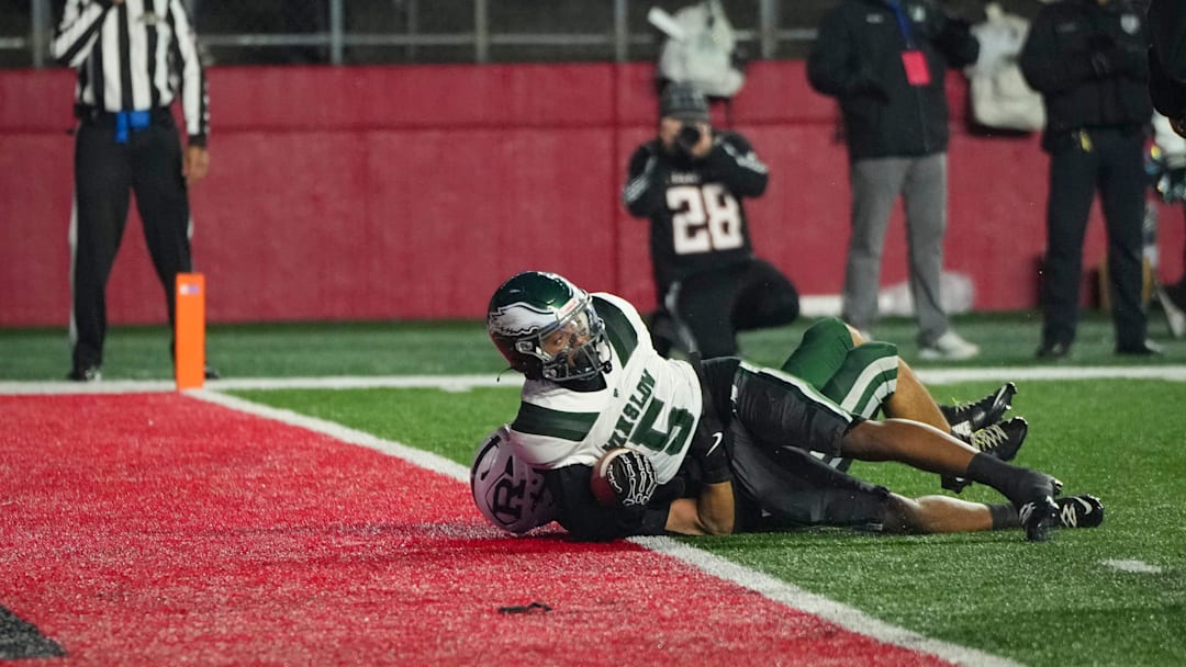 Winslow senior Quayd Hendryx (5) scores a touchdown during the Group 4 state football championship game against the Ramapo Raiders at SHI Stadium, Nov 30, 2025, Piscataway, New Jersey, United States.