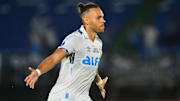 Braithwaite é o responsável por comandar o ataque do Grêmio