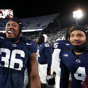 Penn State players are pushing for the school to hire interim head coach Terry Smith as the permanent head coach.