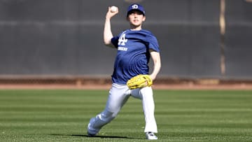 Los Angeles Dodgers Pitchers And Catchers Workout