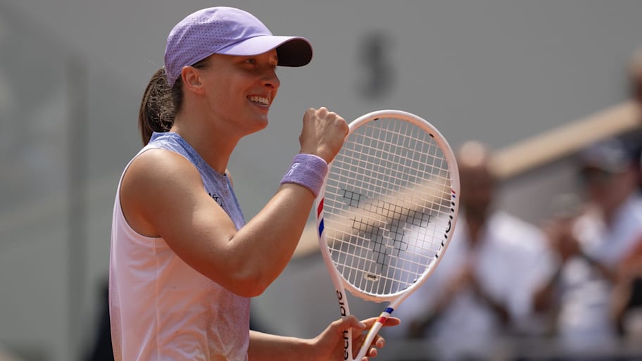 Iga Swiatek advanced to the semifinals at Roland Garros, where she will face off against Aryna Sabalenka.