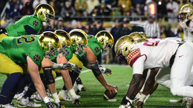 Notre Dame and Florida State battle in South Bend in 2018