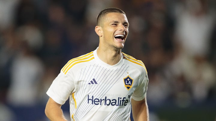 LA Galaxy turned the tables on LAFC with a stunning 4-2 victory in MLS Week 29. Here’s a look at three positives and negatives from the game.