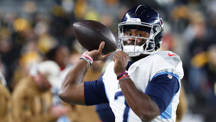 Nov 2, 2023; Pittsburgh, Pennsylvania, USA;  Tennessee Titans quarterback Malik Willis (7) throws on the sidelines against the Pittsburgh Steelers during the fourth quarter at Acrisure Stadium. Mandatory Credit: Charles LeClaire-Imagn Images