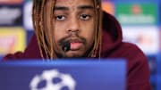 FBL-EUR-C1-PSG-PRESSER