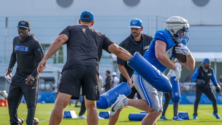 Detroit Lions tight end Parker Hesse (43)