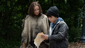 Logan Kim as Hershel, Christina Leonardi as Joan - The Walking Dead: Dead City _ Season 2, Episode 3