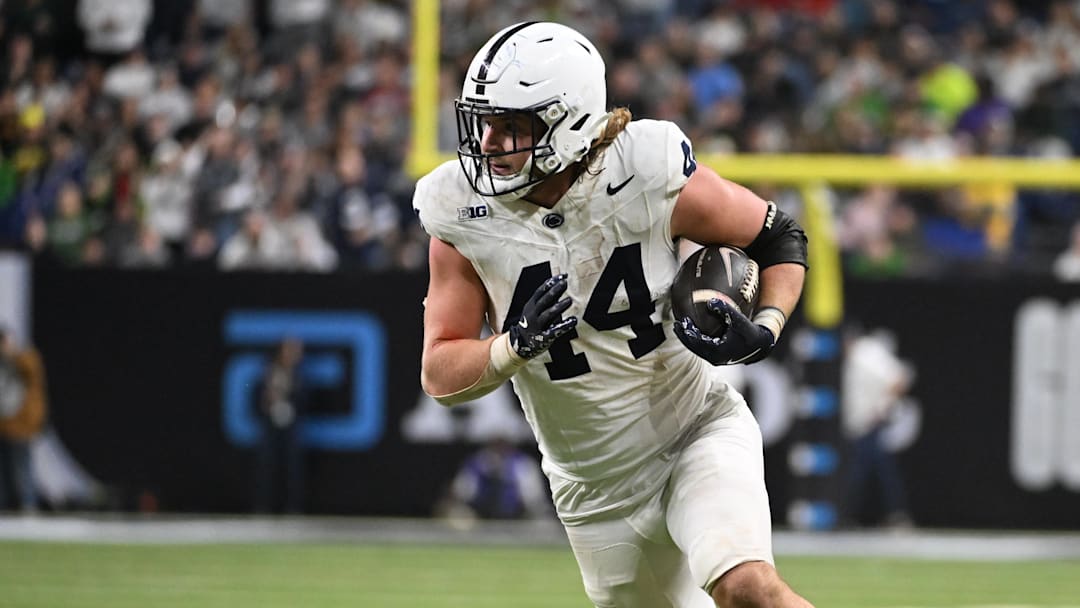 Penn State Nittany Lions tight end Tyler Warren (44)