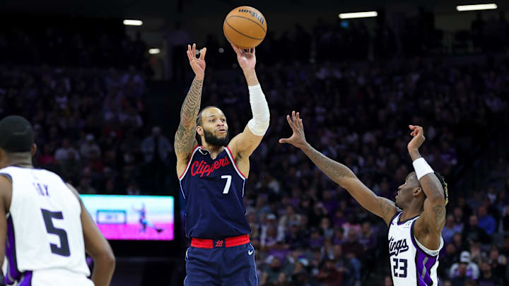 Nov 8, 2024; Sacramento, California, USA; Los Angeles Clippers guard Amir Coffey (7) during the game against the Sacramento Kings at Golden 1 Center. Mandatory Credit: Sergio Estrada-Imagn Images