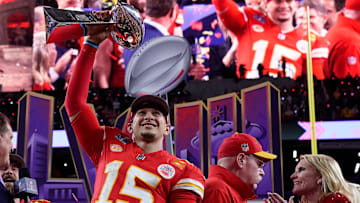 TOPSHOT-AMFOOT-SUPERBOWL-CHIEFS-49ERS