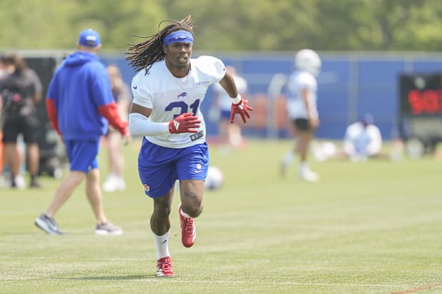 Buffalo Bills CB Maxwell Hairston works out during Minicamp at Highmark Stadium.