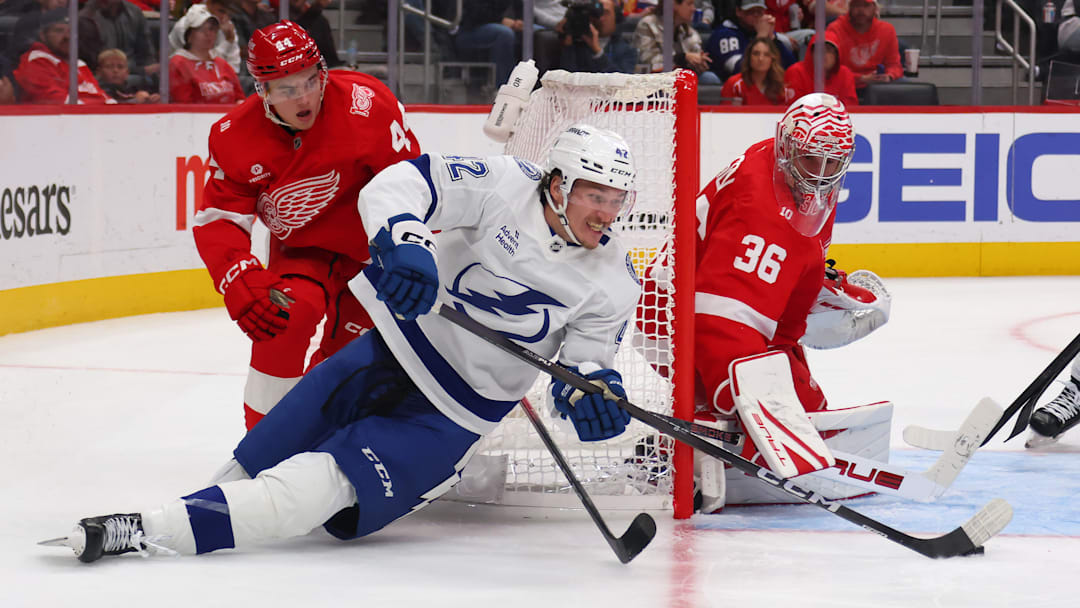 Detroit Red Wings goalie John Gibson had a stellar outing against the Tampa Bay Lightning on Friday night.