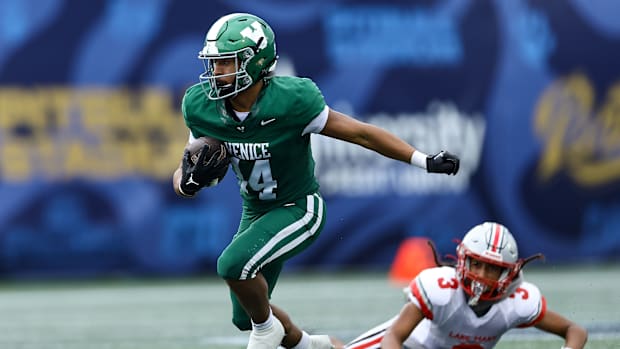 Venice wide receiver Malakai Corbet