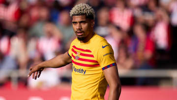 Ronald Araujo pilier défensif du FC Barcelone.