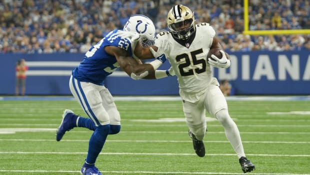 New Orleans Saints running back Kendre Miller (25) picks up yards against the Indianapolis Colts 