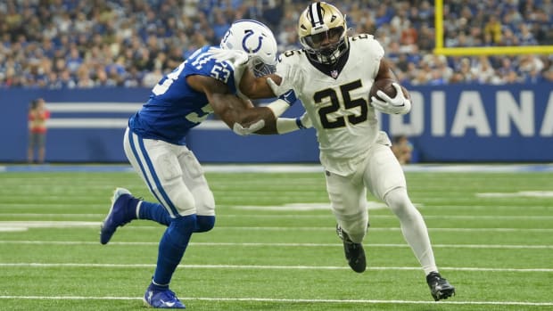 New Orleans Saints running back Kendre Miller (25) breaks a big gain against the Indianapolis Colts  