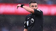 Michael Oliver sera l'arbitre de ce match.