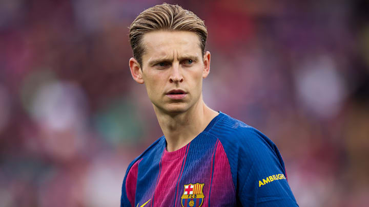 Frenkie de Jong est titulaire avec le Barça.
