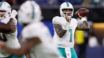 Miami Dolphins v Los Angeles Rams