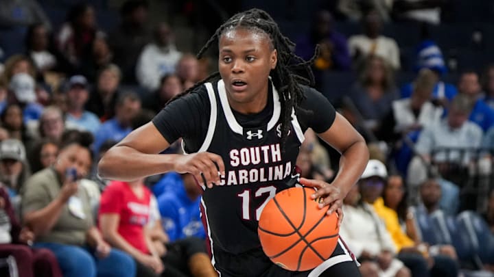 Fans Debate Whether Dawn Staley Is Misusing South Carolina Star MiLaysia  Fulwiley