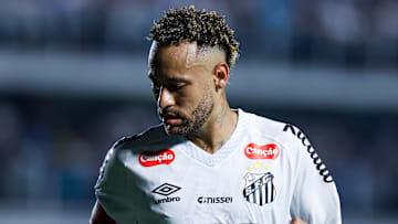 Neymar sentiu o joelho e não deve mais atuar em 2025 Neymar sentiu o joelho e não deve mais atuar em 2025