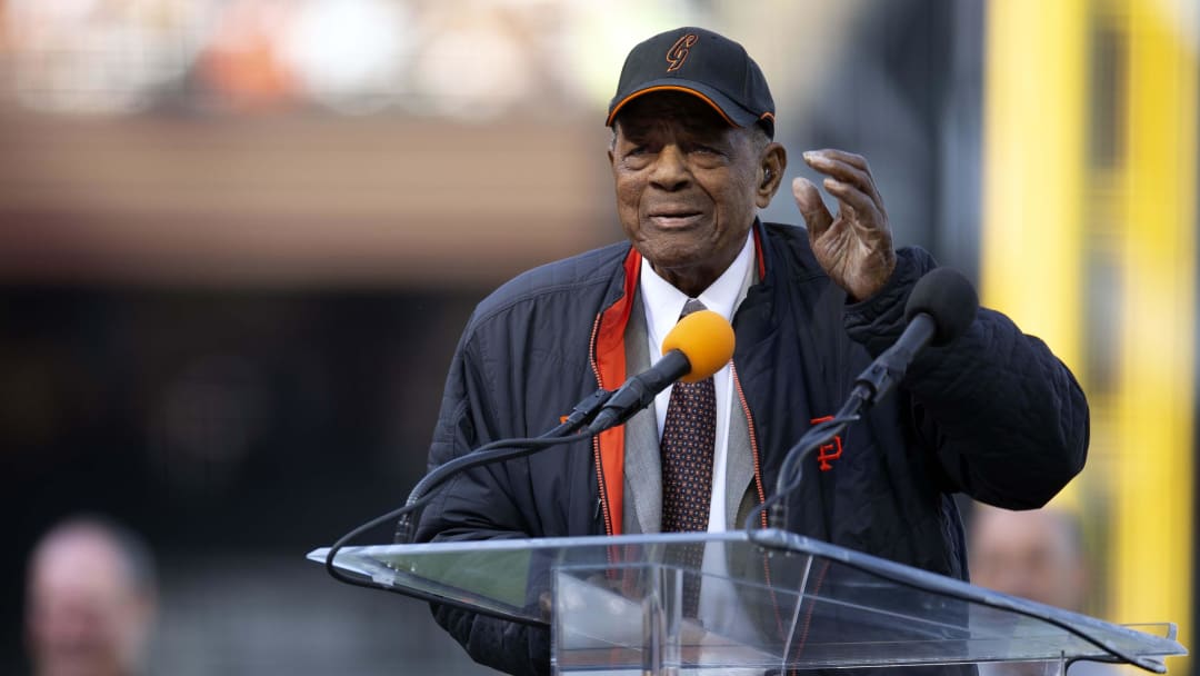 Aug 11, 2018; San Francisco, CA, USA; Former San Francisco Giants great Willie Mays speaks at the ceremony to retire the number 25 of his godson, Barry Bonds, before a Major League Baseball game between the Pittsburgh Pirates and the Giants at AT&T Park. Mandatory Credit: D. Ross Cameron-USA TODAY Sports