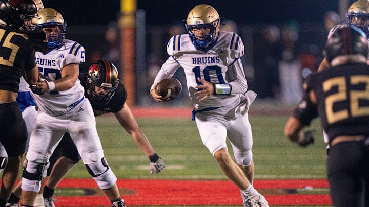 Brentwood defeated Rossview on Friday night with a final score of 33-14.