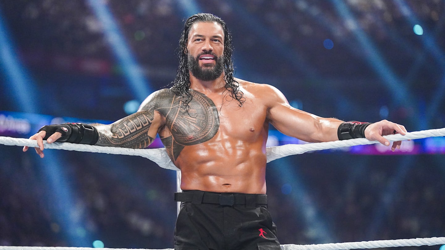 Roman Reigns Returns To WWE RAW, Aids Usos In Main Event Victory