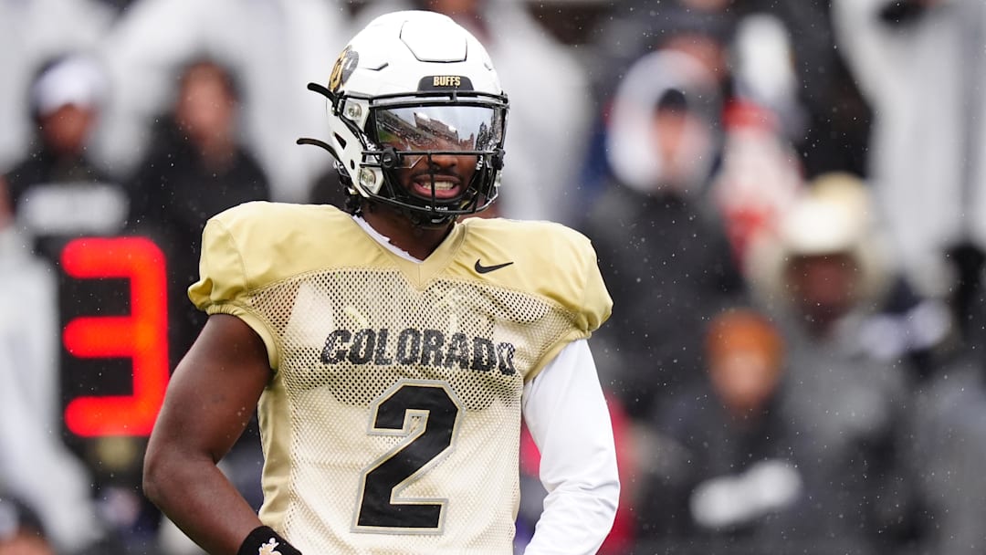Colorado Buffaloes quarterback Shedeur Sanders (2)