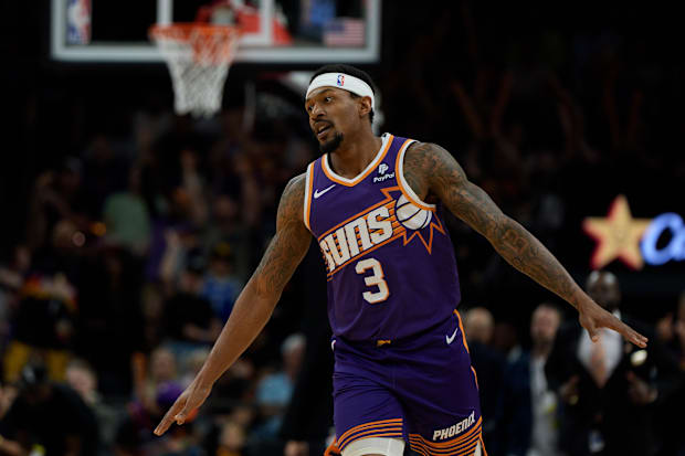 Phoenix Suns guard Bradley Beal (3) reacts after scoring against the New Orleans Pelicans in 2023-24.