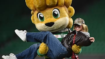 Schauspielerin und Model Sydney Sweeney war beim Heimspiel von Sporting Lissabon zu Gast Schauspielerin und Model Sydney Sweeney war beim Heimspiel von Sporting Lissabon zu Gast