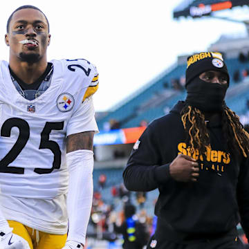 Dec 1, 2024; Cincinnati, Ohio, USA; Pittsburgh Steelers safety DeShon Elliott (25) runs off the field after the victory over the Cincinnati Bengals at Paycor Stadium. Mandatory Credit: Katie Stratman-Imagn Images
