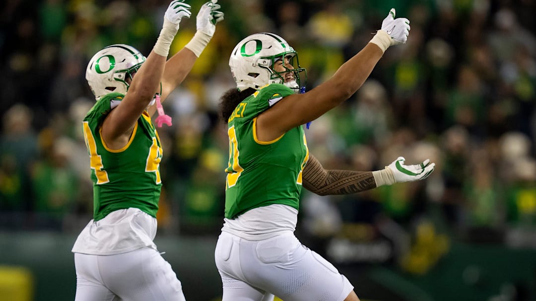 A major key in beating USC lies in edge rushers Matayo UIagalelei and Teitum Tuioti getting pressure on Trojan quarterback Jayden Maiava.