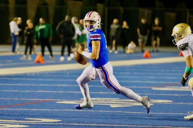 Folsom five-star quarterback Ryder Lyons scored an incredible rushing TD on Friday night against Long Beach Poly. 