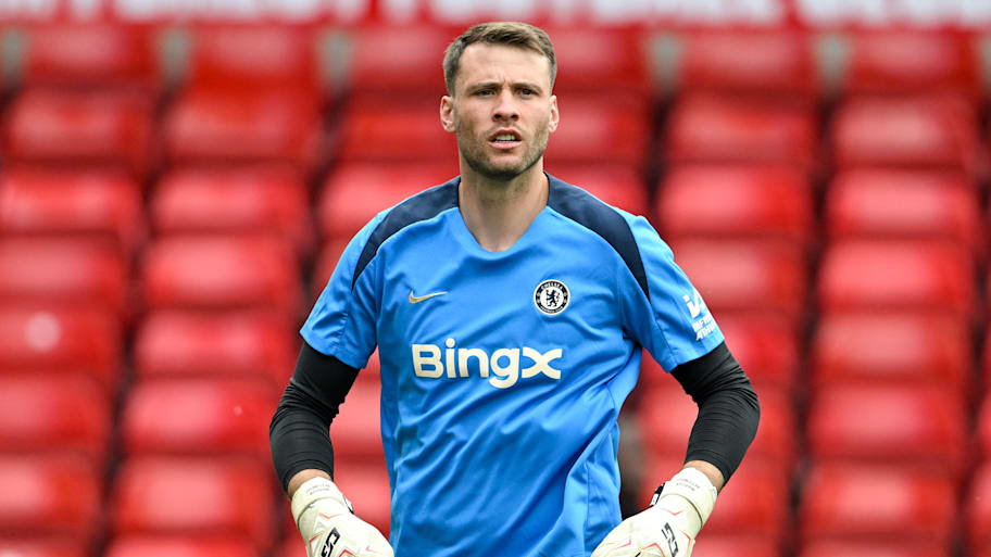 Marcus Bettinelli warming up for Chelsea.