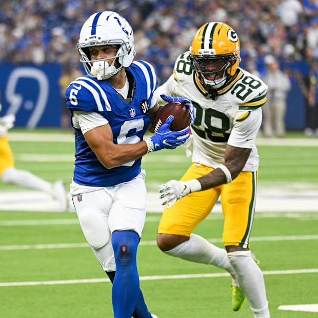  Indianapolis Colts wide receiver Anthony Gould (6) catches a pass against Green Bay Packers linebacker Isaiah Simmons.