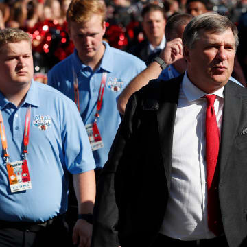 Georgia coach Kirby Smart arrives with his team before the start of the NCAA Aflac Kickoff Game in Atlanta, on Aug. 31, 2024.