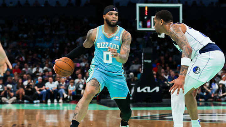 Dallas Mavericks v Charlotte Hornets