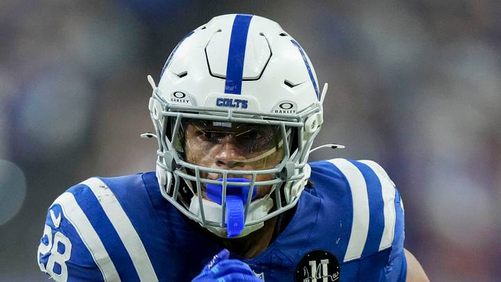Indianapolis Colts running back Jonathan Taylor (28) rushes the ball