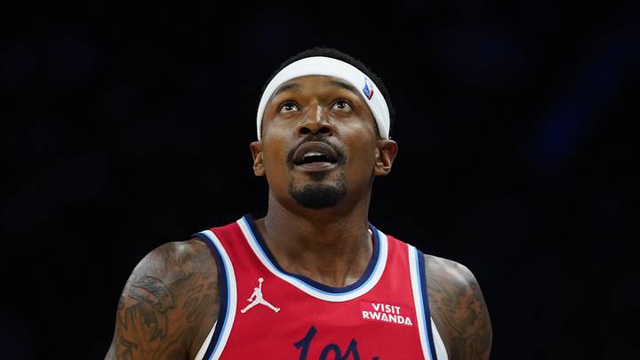 Clippers guard Bradley Beal (0) looks up at the scoreboard as he plays against the Suns during a game at the Mortgage Matchup Center on Nov. 6, 2025.