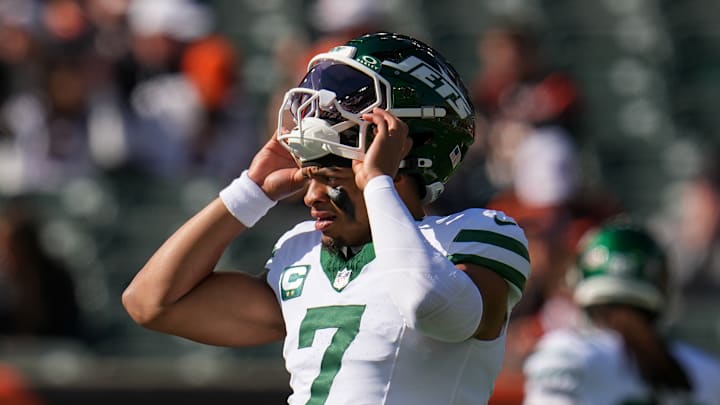 New York Jets quarterback Justin Fields