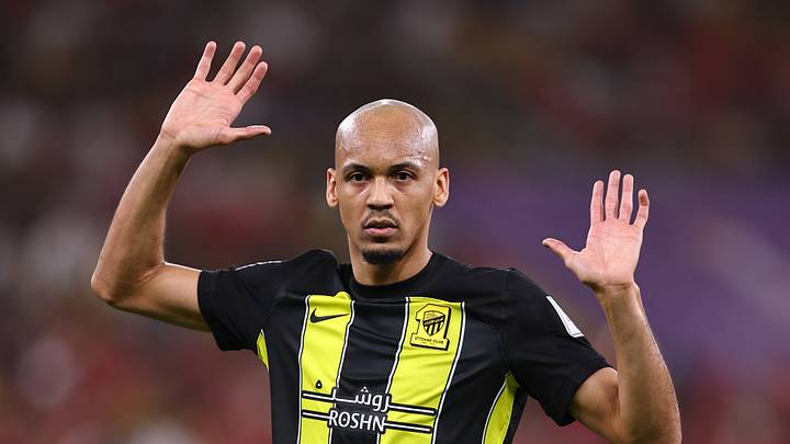 Fabinho, ex-Liverpool, atua com a camisa do Al-Ittihad