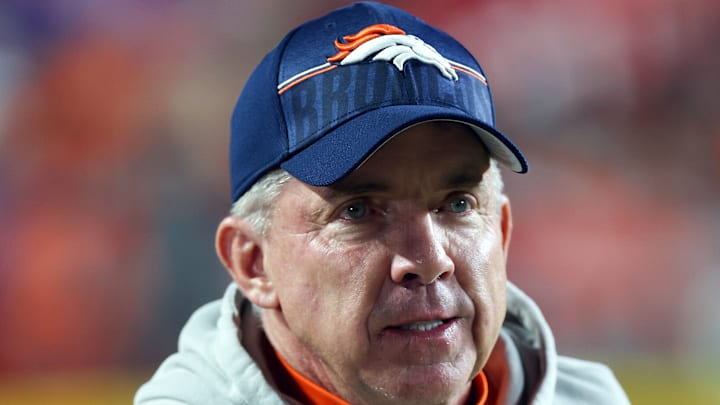 La NFL entra a su jornada más caótica del año con Broncos, Patriots y Jaguars peleando el primer sembrado de la AFC, mientras que Seahawks y 49ers se juegan la NFC Oeste y la ventaja de local en un solo partido.