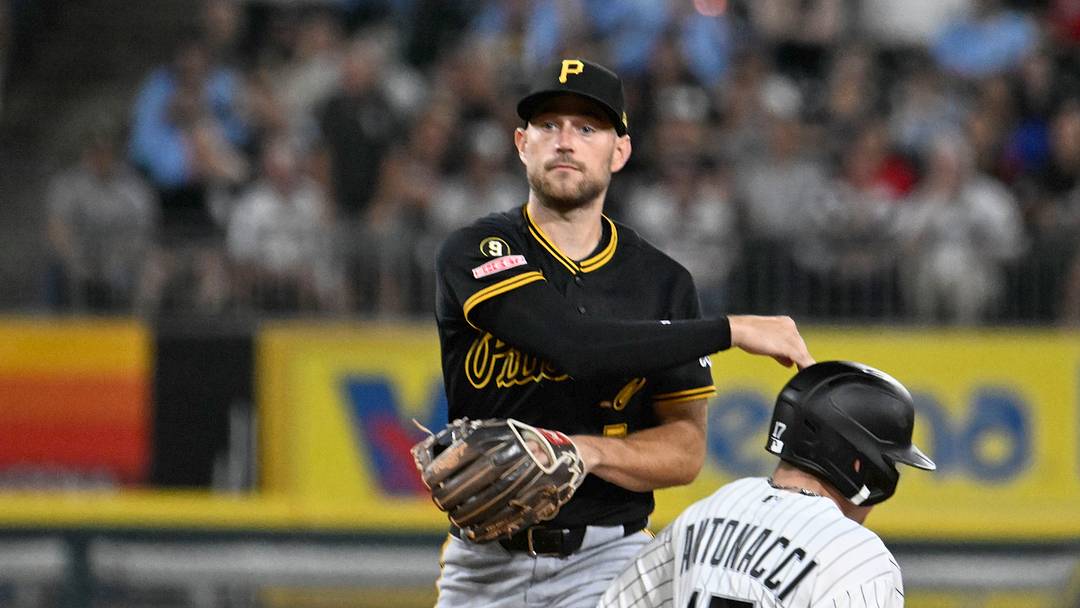 Sep 9, 2026; Chicago, Illinois, USA;  Pittsburgh Pirates second baseman Brandon Lowe (5) forces Chicago White Sox left fielder Sam Antonacci (17) out and throws to first to complete a double play during the seventh inning at Rate Field.  Mandatory Credit: Matt Marton-Imagn Images