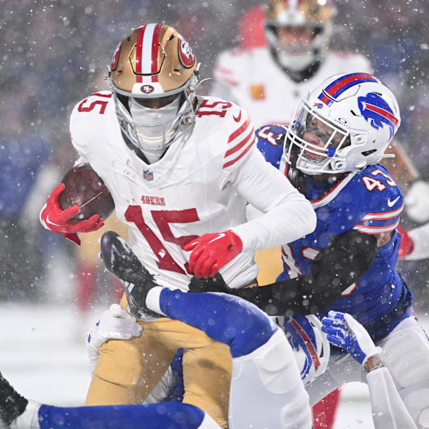 Terrel Bernard tackle