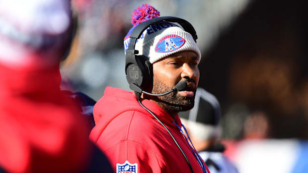 Mayo has led the Patriots to a 3–10 start in his first year as head coach.