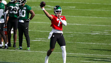 NY Jets quarterback Justin Fields