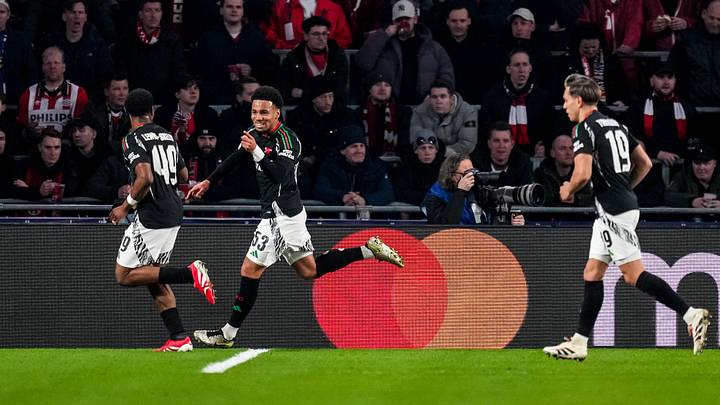 Ethan Nwaneri joined in on the fun in Eindhoven