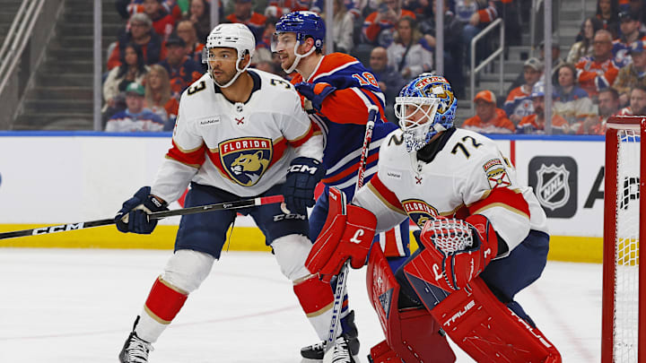 Mar 19, 2026; Edmonton, Alberta, CAN; Edmonton Oilers forward Zach Hyman (18) battles with Florida Panthers defensemen Seth Jones (3) in front of goaltender Sergei Bobrovsky (72) during the third period at Rogers Place. Mandatory Credit: Perry Nelson-Imagn Images Mar 19, 2026; Edmonton, Alberta, CAN; Edmonton Oilers forward Zach Hyman (18) battles with Florida Panthers defensemen Seth Jones (3) in front of goaltender Sergei Bobrovsky (72) during the third period at Rogers Place. Mandatory Credit: Perry Nelson-Imagn Images