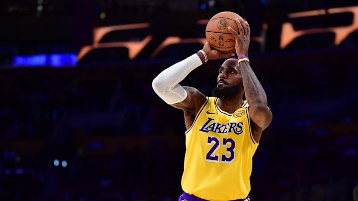 Can the Lakers cover the spread as a home favorite on Thursday?